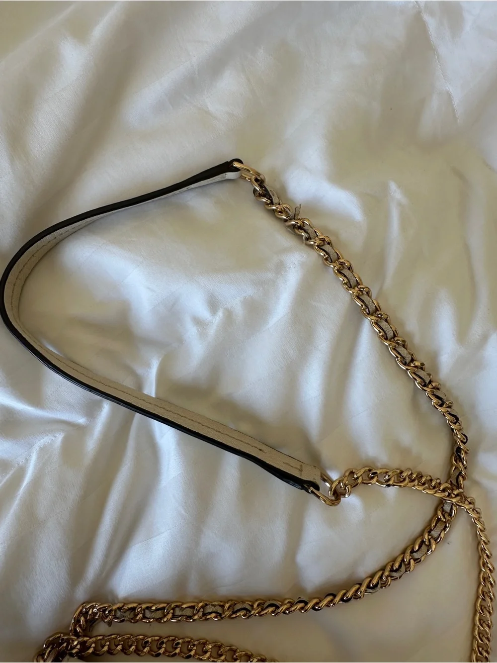 Tory Burch -  Robinson Small Chain Shoulder Bag in Cream